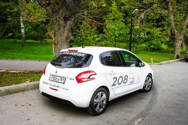 Осенний марафон: тест-драйв Peugeot 208